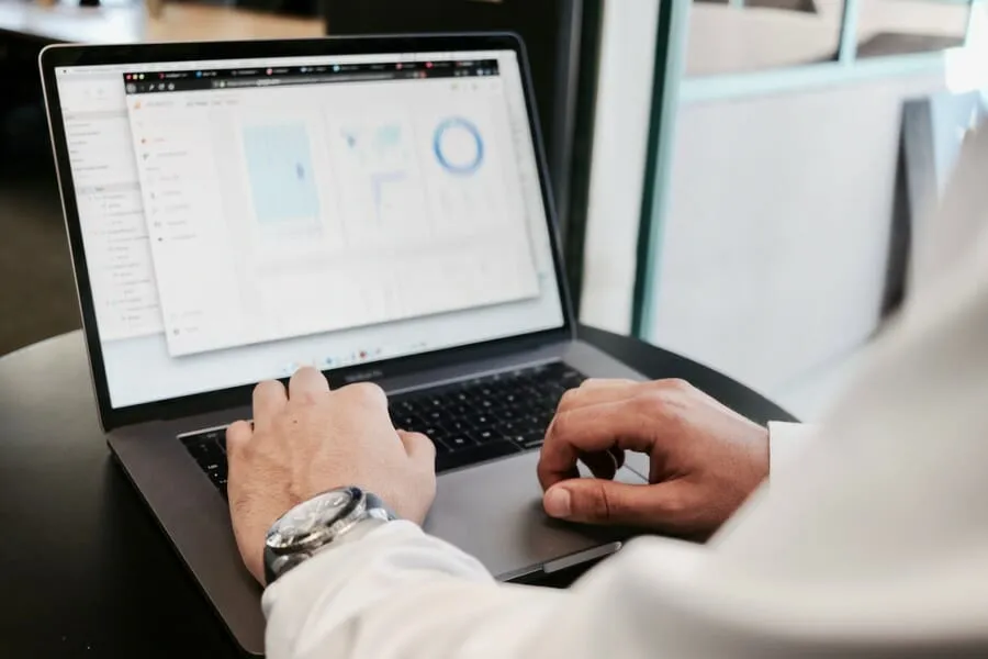 When’s the Right Time to Extend Your CRM with CPQ?